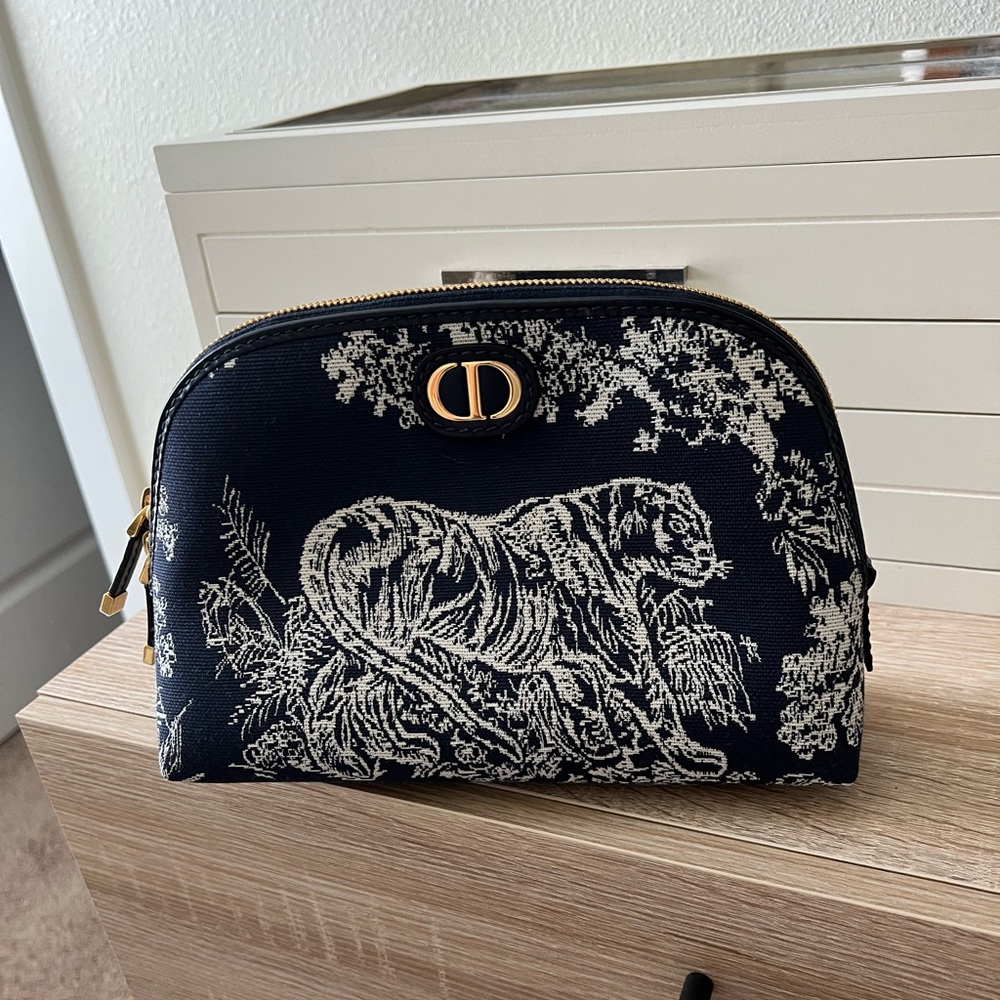 New Dior 30 Montaigne Beauty Pouch